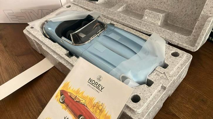Norev jaguar e type blue cabriolet 1:12, Hobby en Vrije tijd, Modelauto's | 1:5 tot 1:12, Nieuw, Auto, 1:9 t/m 1:12, Ophalen