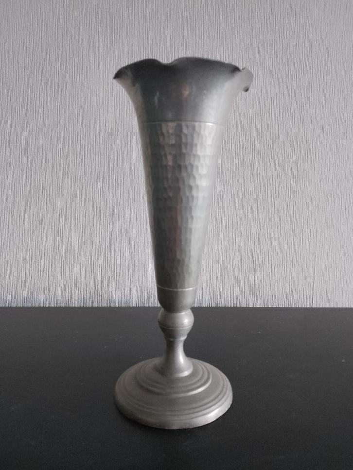 Handgemaakte tinnen kelk uit Indonesië met kloosterhistorie, Antiek en Kunst, Antiek | Tin, Ophalen of Verzenden