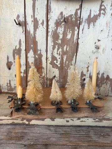 Oude kerstboom knijpers met kaarsjes en boompjes beschikbaar voor biedingen