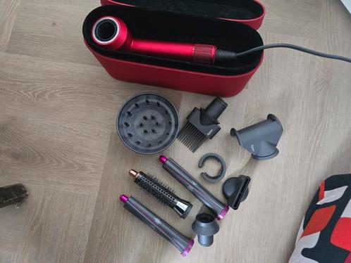 Dyson supersonic rood incl doos, bon  en extra accessoires!, Sieraden, Tassen en Uiterlijk, Uiterlijk | Haarverzorging, Zo goed als nieuw