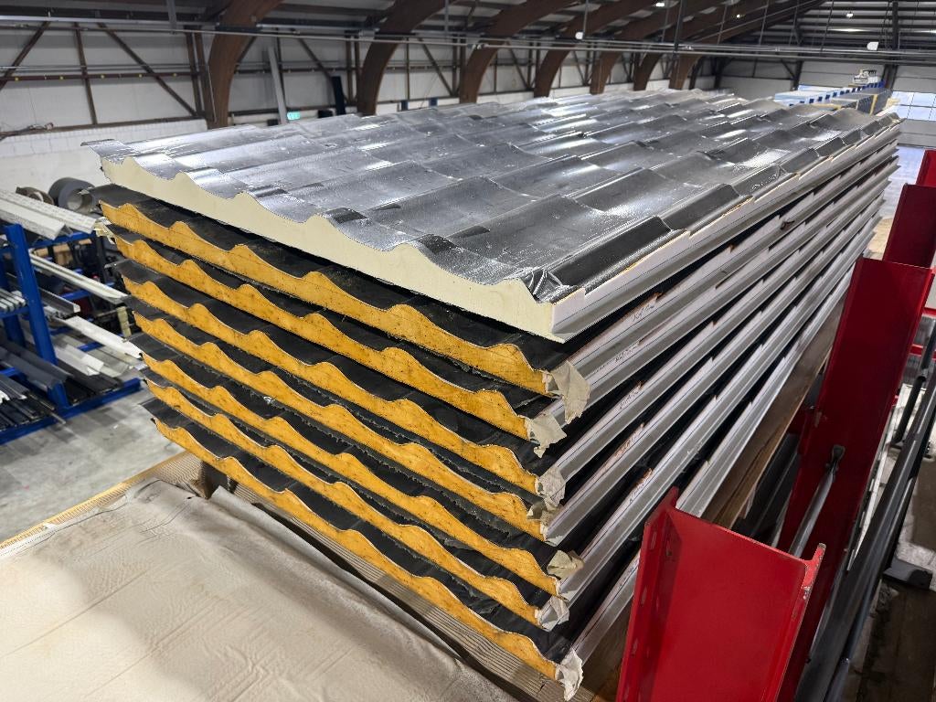 Permapan | 8 x 3060mm | 40mm | RAL 9005 / RAL 9002, Doe-het-zelf en Verbouw, Platen en Panelen, Ophalen, Zo goed als nieuw, Overige materialen