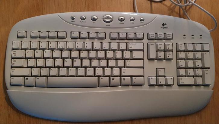 Toetsenbord Logitech - model Y-SZ49, Computers en Software, Toetsenborden, Gebruikt, Ophalen of Verzenden