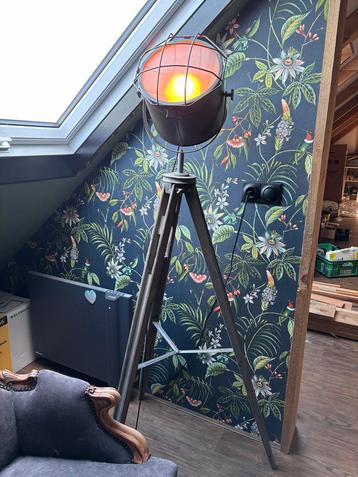 Stoere Industriële Lamp beschikbaar voor biedingen