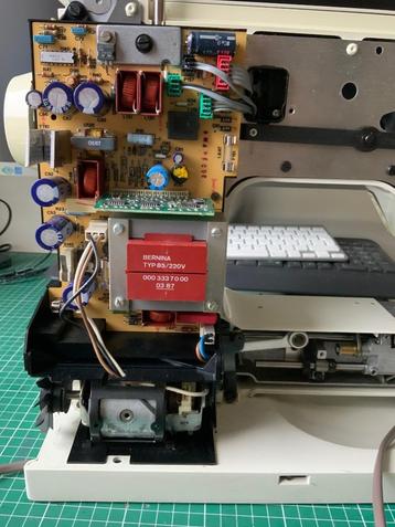 Bernina naaimachine printplaat reparatie beschikbaar voor biedingen