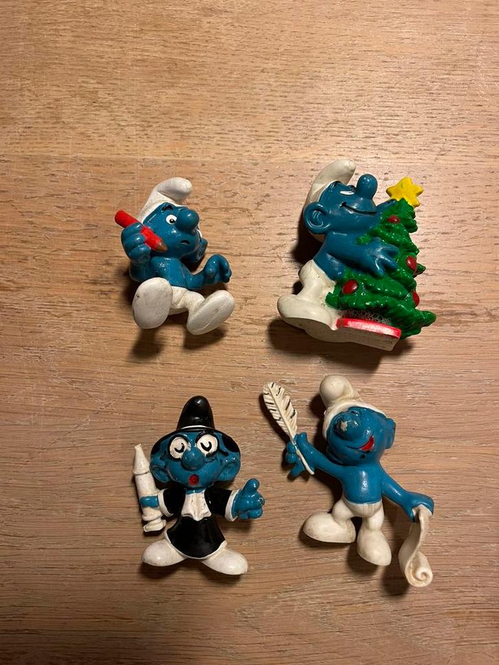 4 smurfen. o.a. met kerstboom., Verzamelen, Smurfen, Zo goed als nieuw, Verschillende Smurfen, Ophalen