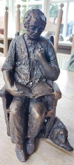 Sculptuur van zittende man met pijp en hond., Antiek en Kunst, Antiek | Keramiek en Aardewerk, Ophalen of Verzenden