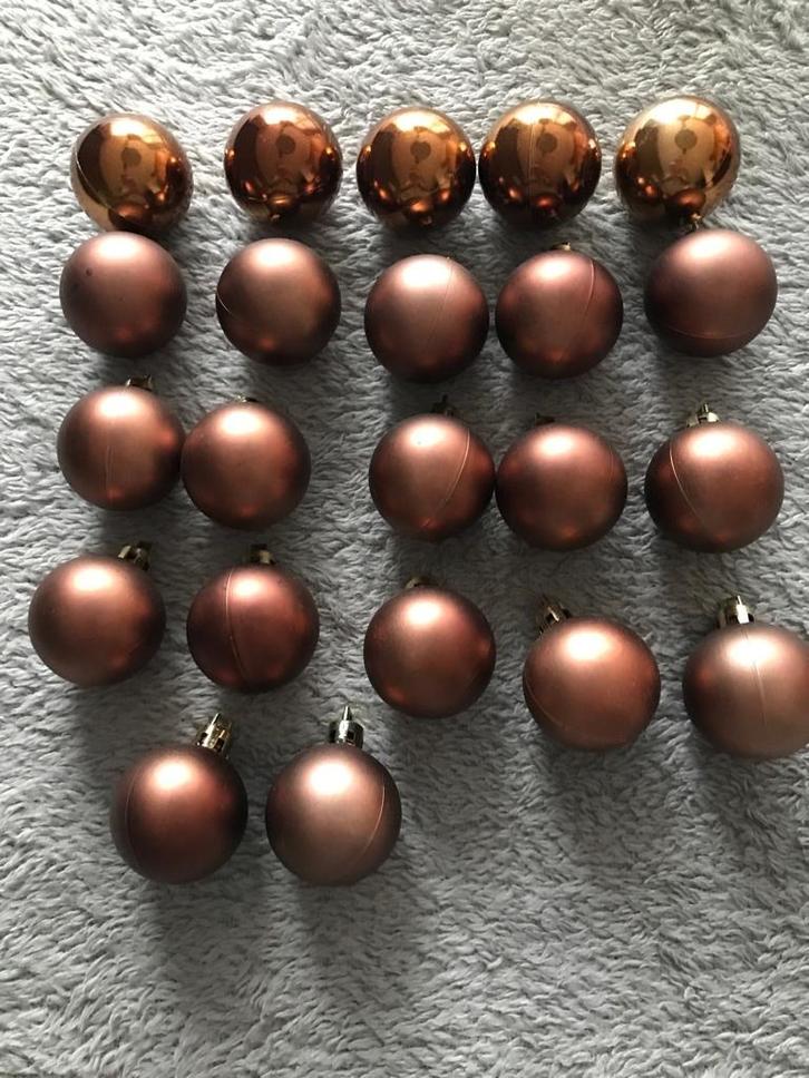 22 bruine mini kerstballen, Diversen, Kerst, Zo goed als nieuw, Ophalen of Verzenden