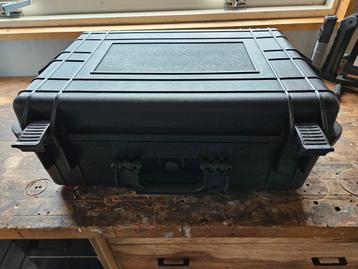 Hardcase koffer. beschikbaar voor biedingen
