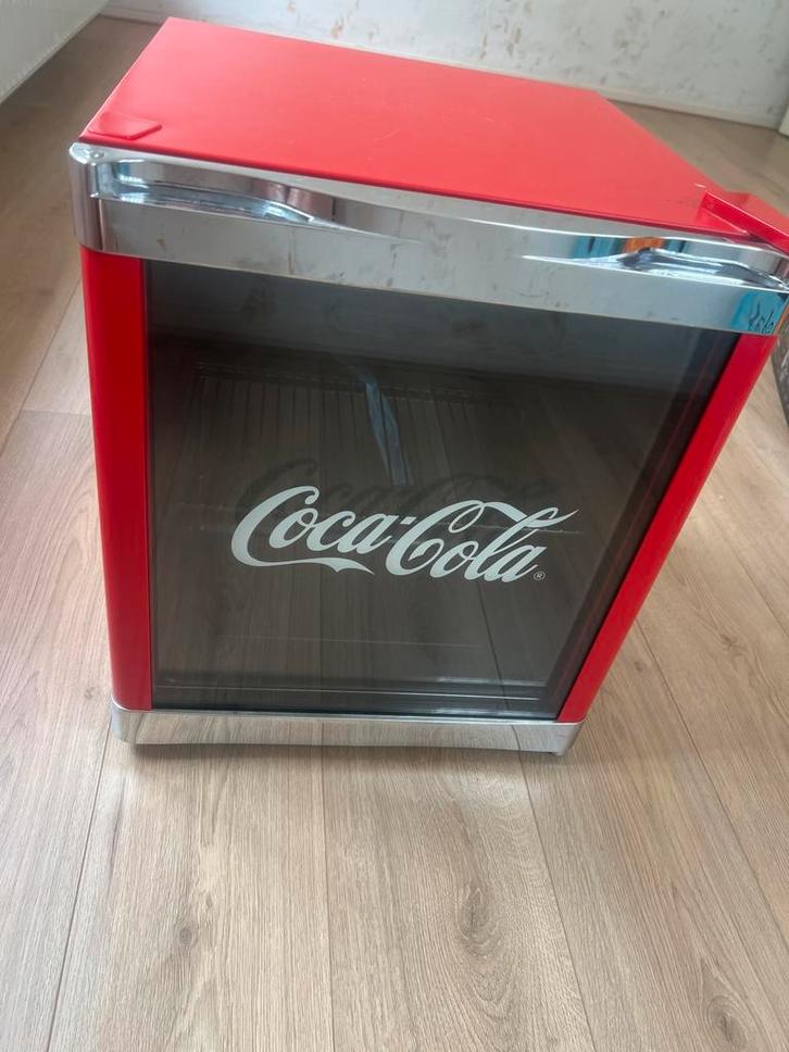 Coca Cola Koelkast - Blikvanger! Nooit gebruikt., Witgoed en Apparatuur, Koelkasten en IJskasten, Nieuw, Zonder vriesvak, Minder dan 75 liter