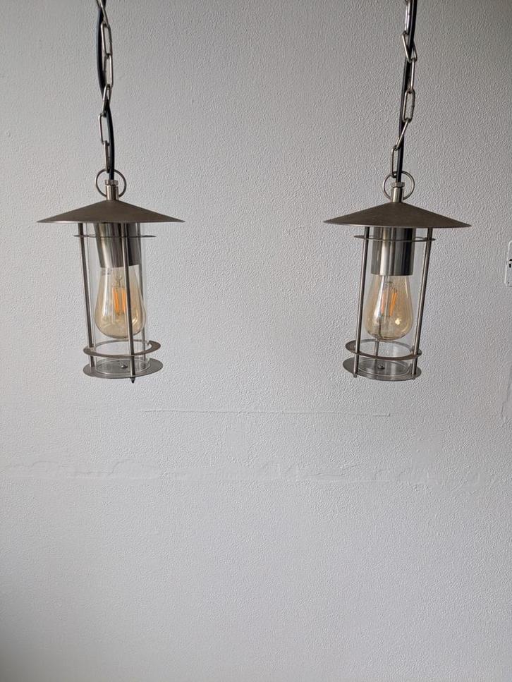 Twee hanglampen met ketting, Huis en Inrichting, Lampen | Hanglampen, Gebruikt, Minder dan 50 cm, Glas, Metaal, Ophalen