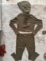 Tweedelige set top met broek groen, Ophalen of Verzenden, Zo goed als nieuw, Groen