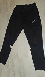 Nike trainingsbroek maat 147/158, Broek, Jongen of Meisje, Ophalen of Verzenden, Zo goed als nieuw