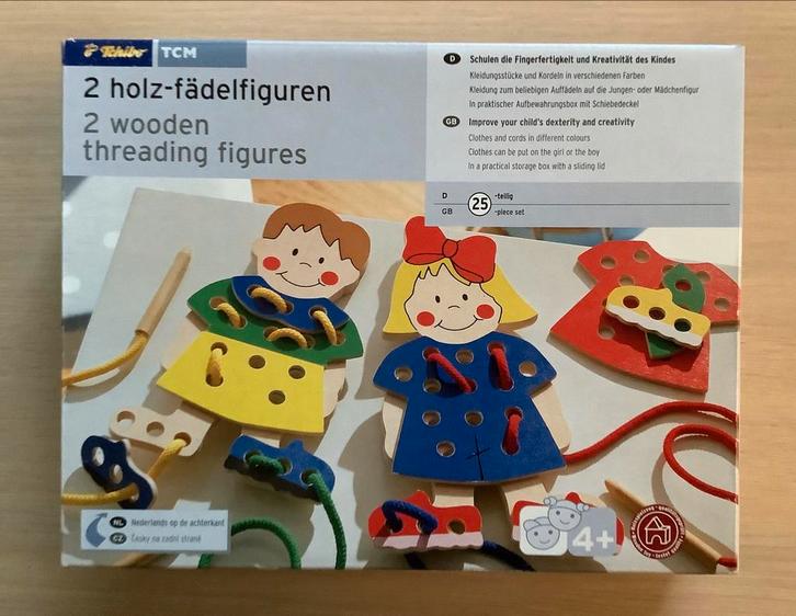 Houten doos met 2 poppetjes van hout en kleertjes van hout., Kinderen en Baby's, Speelgoed | Educatief en Creatief, Nieuw, Knutselen