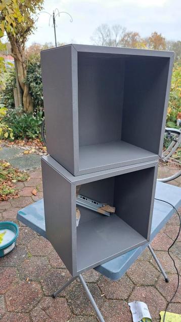 Twee ikea Eket kastjes 