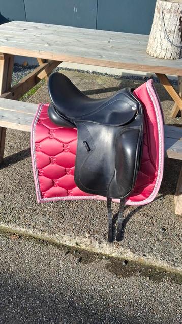 **KENTAUR AFRODITE DRESSUURZADEL 17 INCH** beschikbaar voor biedingen