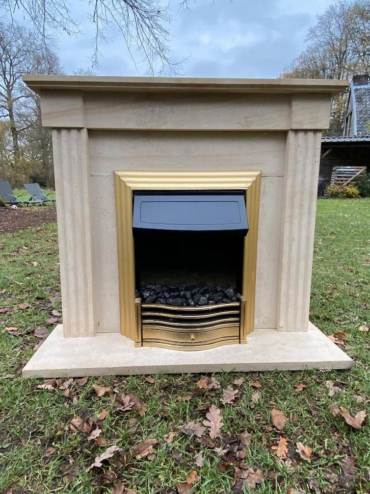 Dimplex elektrische haard met gouden rand en stenen schouw, Huis en Inrichting, Haarden, Zo goed als nieuw, Elektrische haard