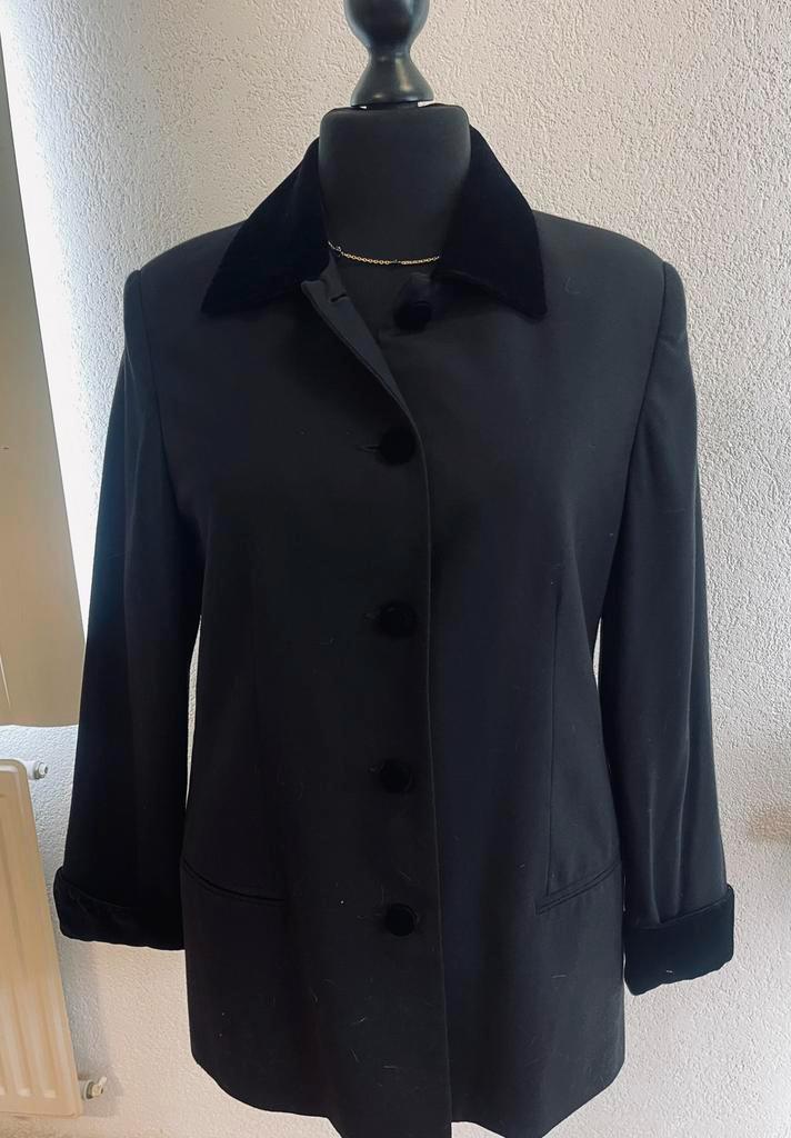 Hoogwaardige getailleerde zwart Laura Scott colbert maat 46, Kleding | Dames, Jasjes, Kostuums en Pakken, Zo goed als nieuw, Jasje