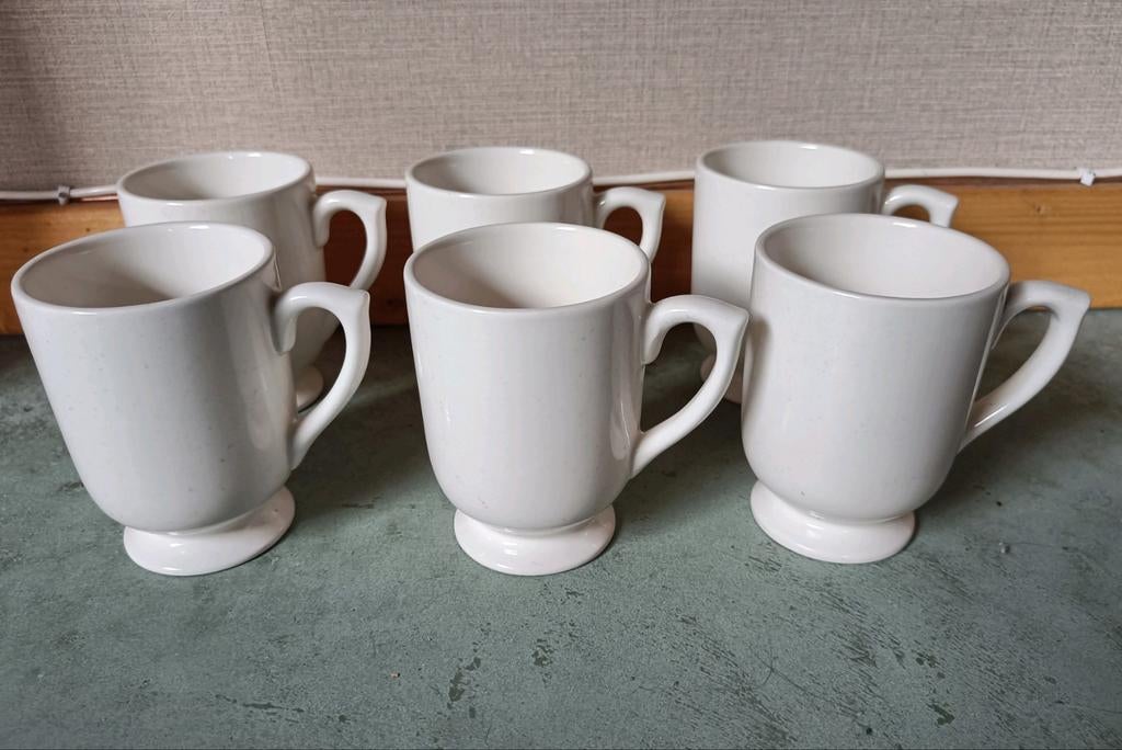 Zes bekers met oor van Royal Boch, Ophalen of Verzenden, Zo goed als nieuw, Overige stijlen, Kop(pen) en/of Schotel(s)