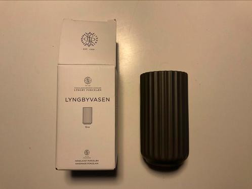Lyngby, Denemarken: 'Lyngbyvase' 12 cm mat donkergrijs 1936, Antiek en Kunst, Antiek | Keramiek en Aardewerk, Ophalen of Verzenden