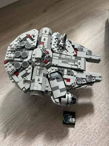 LEGO Star Wars A New Hope Millennium Falcon beschikbaar voor biedingen