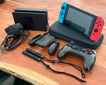 Nintendo Switch V2 + games, extra controller en toebehoren beschikbaar voor biedingen
