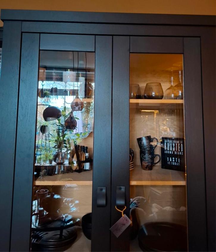 Mooie trendy buffetkast, Huis en Inrichting, Kasten | Buffetkasten, Zo goed als nieuw, 200 cm of meer, 25 tot 50 cm, Ophalen of Verzenden