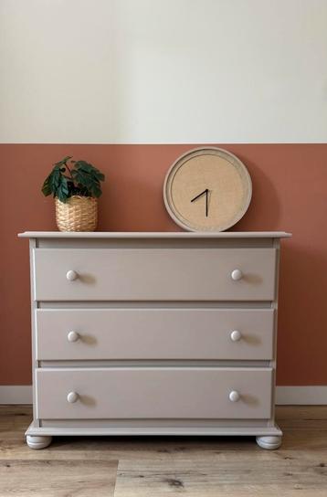 Vintage, stevige ladekast #beige  beschikbaar voor biedingen