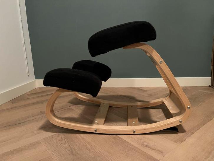 Stokke Kniestoel - Ergonomisch zitten!, Huis en Inrichting, Stoelen, Gebruikt, Eén, Hout, Zwart, Ophalen of Verzenden