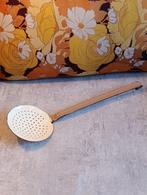 Brocante emaille schuimspaan, beigekleurig met crème., Antiek en Kunst, Antiek | Emaille, Ophalen of Verzenden