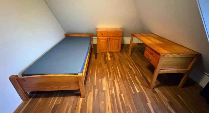 Complete slaapkamer inrichting (bed / kast / bureau), Huis en Inrichting, Slaapkamer | Complete slaapkamers, Gebruikt, Eenpersoons