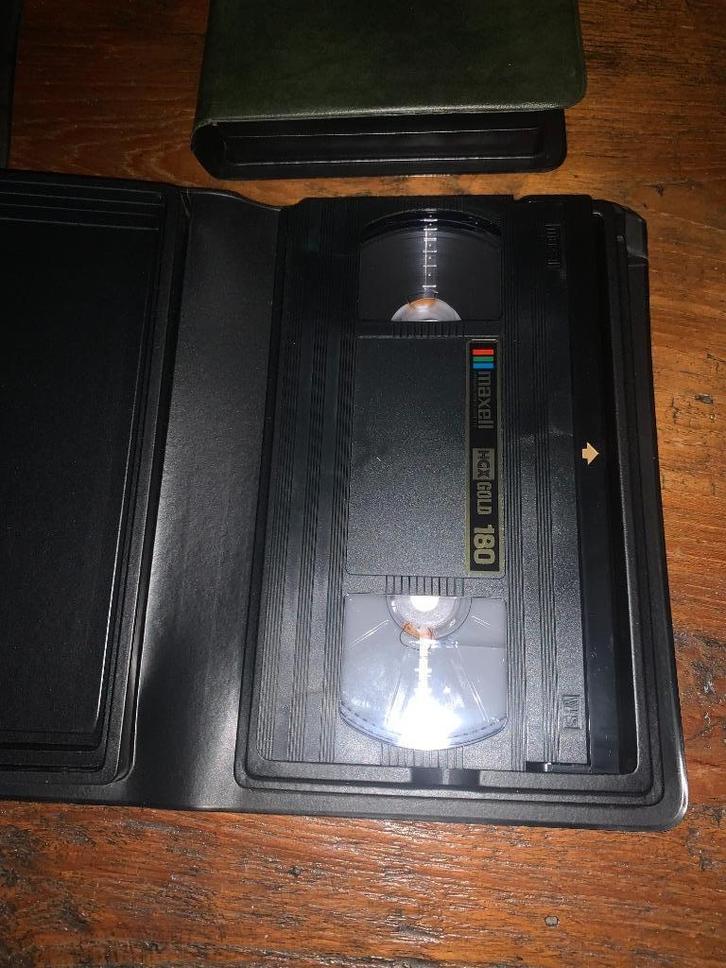 6x VHS videoband videocassette in doos, Cd's en Dvd's, VHS | Film, Gebruikt, Overige genres, Alle leeftijden, Ophalen of Verzenden