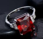 925 zilveren ring met grote rode zirkoon, Nieuw, Ophalen of Verzenden, 17 tot 18, Met edelsteen