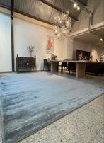 Leolux Patna tapijt kleur Grey 240 x 340 NIEUW!, Huis en Inrichting, Stoffering | Tapijten en Kleden, Nieuw, Grijs, Rechthoekig