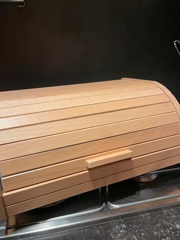 Bread bin beschikbaar voor biedingen