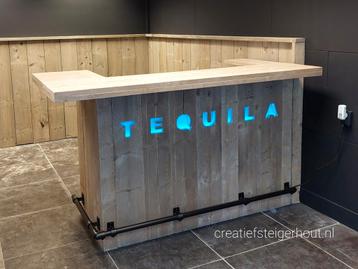 Houten bar letters steigerhout overkapping wielen koelkast beschikbaar voor biedingen
