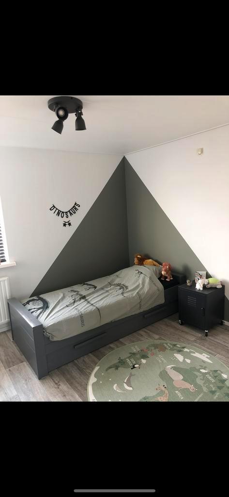 WOOOD bed met lade Dennis, Huis en Inrichting, Slaapkamer | Bedden, Zo goed als nieuw, Eenpersoons, 90 cm, 200 cm, Hout, Grijs