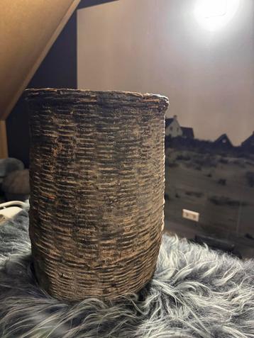 Authentieke oude mand beschikbaar voor biedingen
