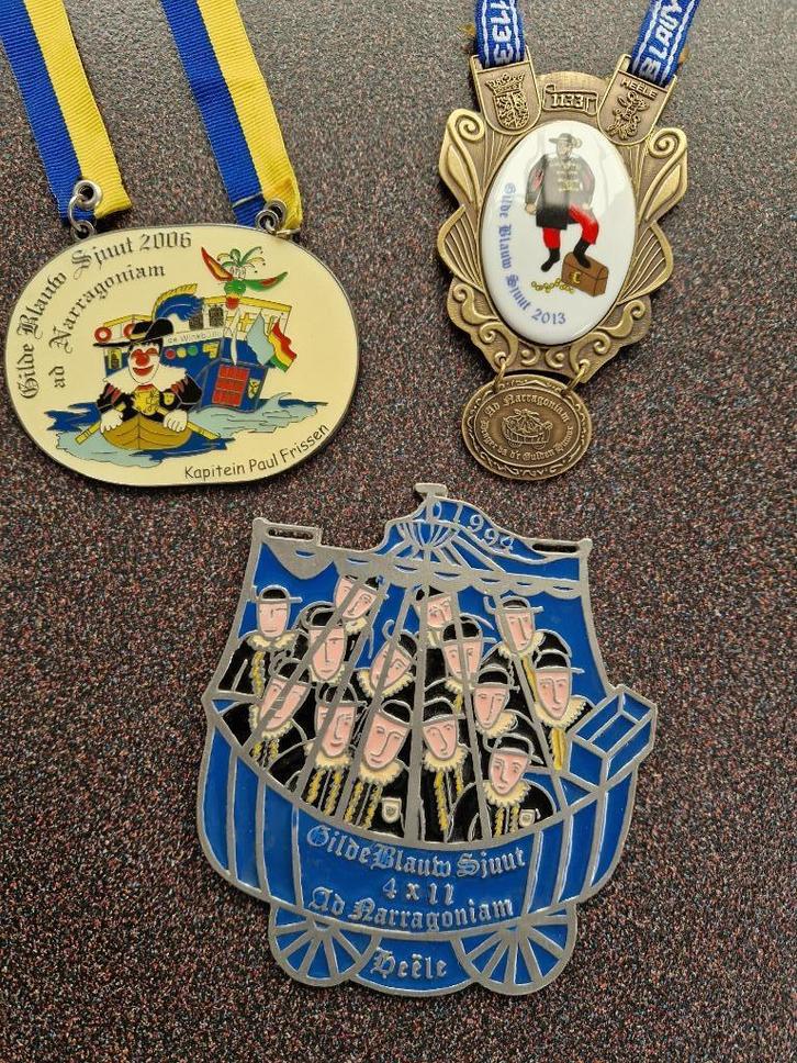 Gezocht: Ordes etc. Blauw Sjuut en L11 Alaaf, Postzegels en Munten, Penningen en Medailles, Overige materialen, Nederland, Ophalen of Verzenden