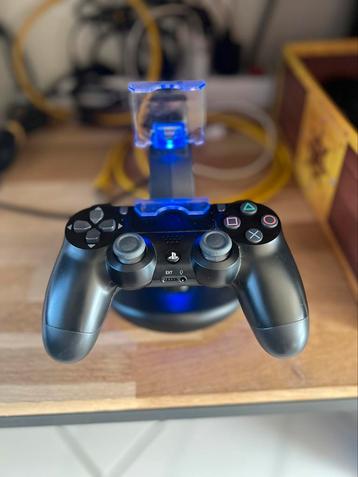 Ps4 oplaadt station beschikbaar voor biedingen