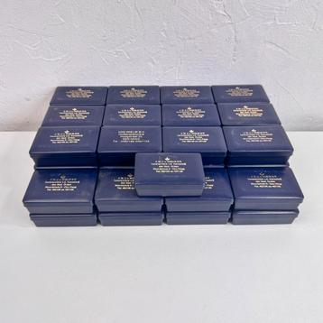 Lot 45 Nederlandse medaille doosjes Wielik beschikbaar voor biedingen