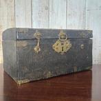 Franse of Antwerpse kist, 17e eeuw, leer, Judaica, Ophalen of Verzenden