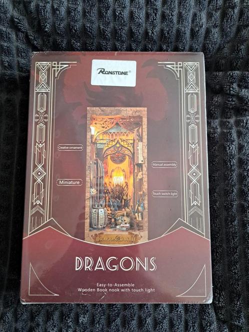 GAME OF THRONES DRAGONS Wooden Book Nook., Hobby en Vrije tijd, Overige Hobby en Vrije tijd, Nieuw, Ophalen of Verzenden