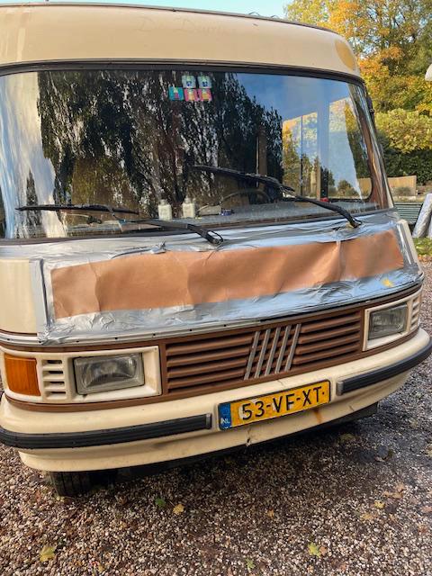Gezocht: motorkap voor Hymer B544 bj 1986, Caravans en Kamperen, Camper-accessoires, Ophalen of Verzenden