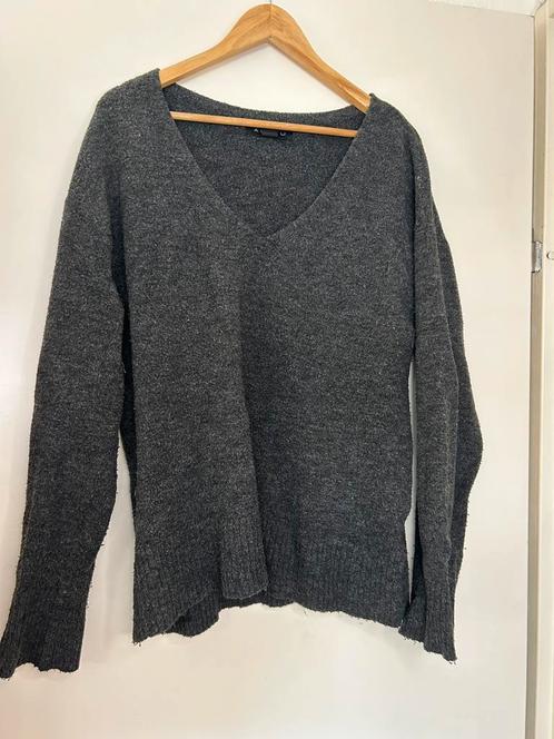 Gebreide dames trui merk Amisu maat 40/42, Kleding | Dames, Truien en Vesten, Gedragen, Maat 38/40 (M), Grijs, Ophalen of Verzenden