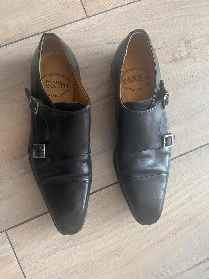 Gesp schoenen daniel kenneth. Mt 42,5., Kleding | Heren, Schoenen, Zo goed als nieuw, Gespschoenen, Zwart, Ophalen of Verzenden
