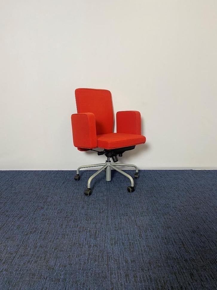 1 x Bulo Pub & club vergaderstoel / bureaustoel, Huis en Inrichting, Stoelen, Gebruikt, Eén, Stof, Rood, Ophalen