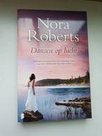 Nora Roberts – Eiland van de drie zusters - Dansen op lucht, Boeken, Fantasy, Ophalen of Verzenden, Gelezen, Nora Roberts
