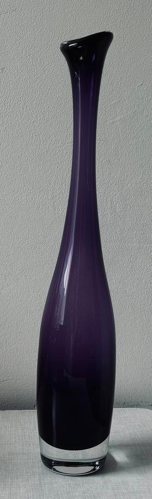 Iris fles Royal Leerdam Crystal paars /Siem van der Marel, Huis en Inrichting, Woonaccessoires | Vazen, Zo goed als nieuw, Overige kleuren