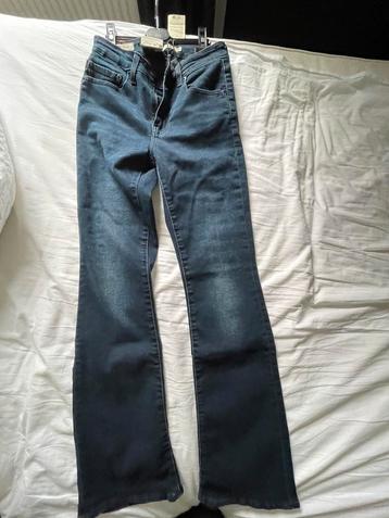 Levi's 725 High Rise Bootcut dames jeans maat W27 L32 Nieuw! beschikbaar voor biedingen