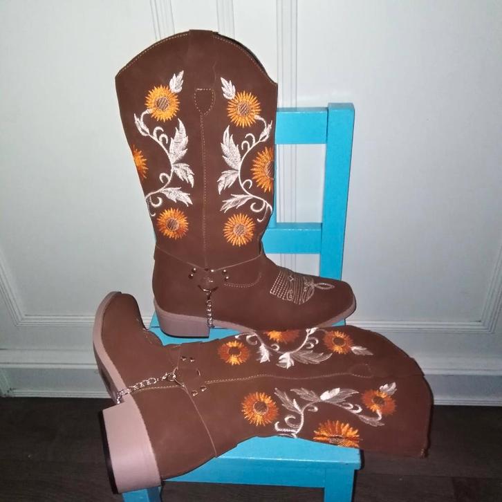 Leuke bruine western laarzen met gebloemd stiksel maat 40, Kleding | Dames, Schoenen, Zo goed als nieuw, Hoge laarzen, Bruin, Ophalen